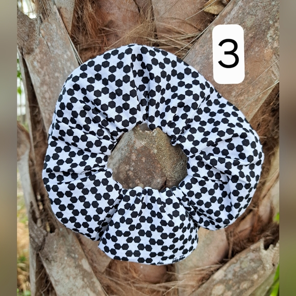 ONE Hand Crafted Cotton Scrunchie Collection #20 White Black Dots Plaid - Picture 7 of 13